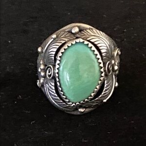 Vintage Native American Sterling Silver Green Turquoise Ring – Leaf & Scroll (9)